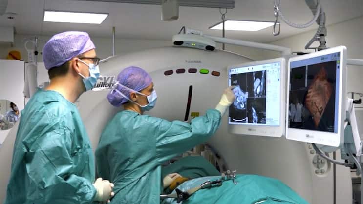 Opération d'un cancer du foie à l'Inselspital à Berne.