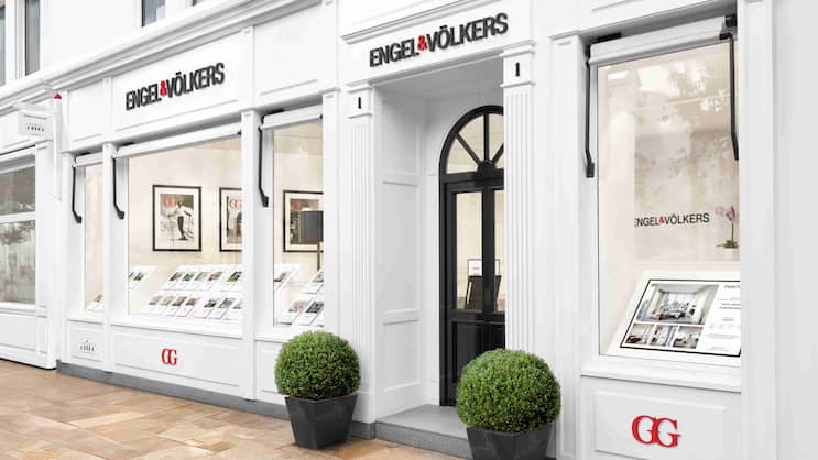 Riskante Investitionen des VZB, darunter in Firmen, die im Rahmen von Lizenzvereinbarungen den Namen Engel & Völkers im Namen tragen, werfen Fragen zur Kontrolle deutscher Pensionskassen auf: Standort von Engel & Völkers in Hamburg.