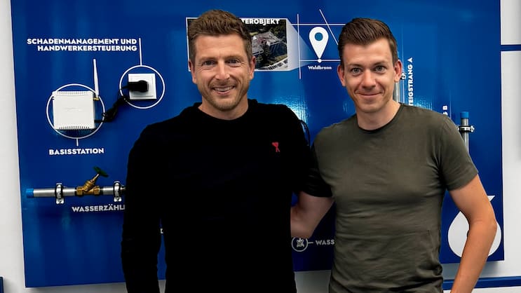 Helvengo-Mitgründer Felix Huemer (r.) übergibt den Stab an Ease-CEO Marcel Hanselmann.