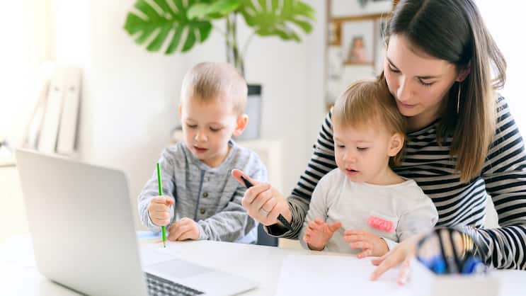 Les parents isolés disposent non seulement de moins de ressources financières, mais ils sont également en retard par rapport aux familles en matière de connaissances en matière de prévoyance.