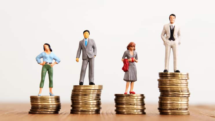 L'écart de salaire entre les femmes et les hommes continue à se réduire.