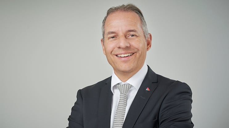 Philipp Gmür, CEO der Helvetia Gruppe, präsentiert die Halbjahreszahlen.
