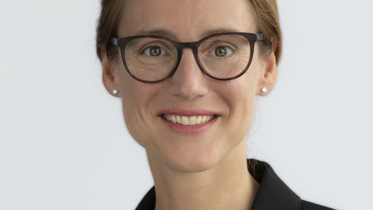 «Wir haben eine Systemkrise in der beruflichen Vorsorge. Das führt zu einer Umverteilung von der jüngeren zur älteren Generation»: Hedwig Ulmer, Leiterin berufliche Vorsorge bei Helvetia Schweiz.
