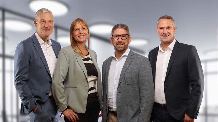 Von links nach rechts: Daniel Mutz (Leiter Departement Vertrieb Marketing bei Pax), Yvonne Häring (Leiterin Produkte & Aktuariat bei Pax), Peter Eugster (Mitglied der Geschäftsleitung SKV), Marc Gerosa (Geschäftsführer SKV).