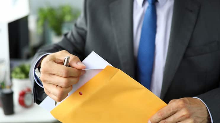 Bei Schweizer Versicherungsbrokern ist der digitale Austausch bislang zu wenig standardisiert – im Zweifelsfall wird deshalb oft noch der Postweg vorgezogen.