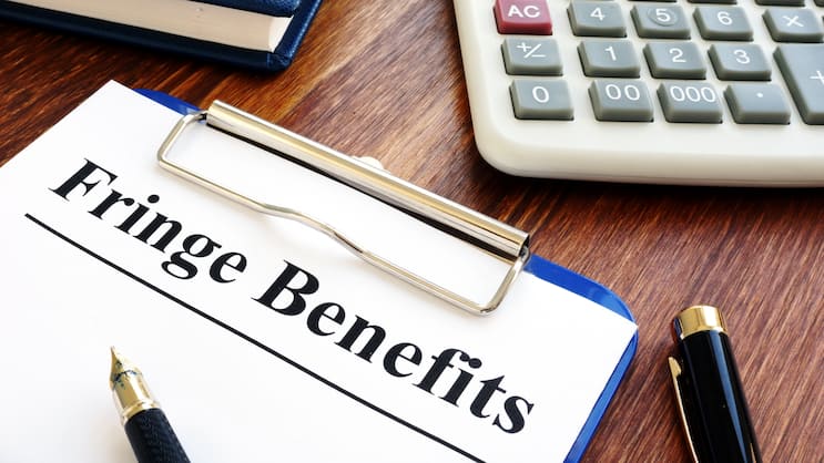 Wie lange Talente im Unternehmen verbleiben, kommt unter anderem auch auf die Fringe Benefits an.