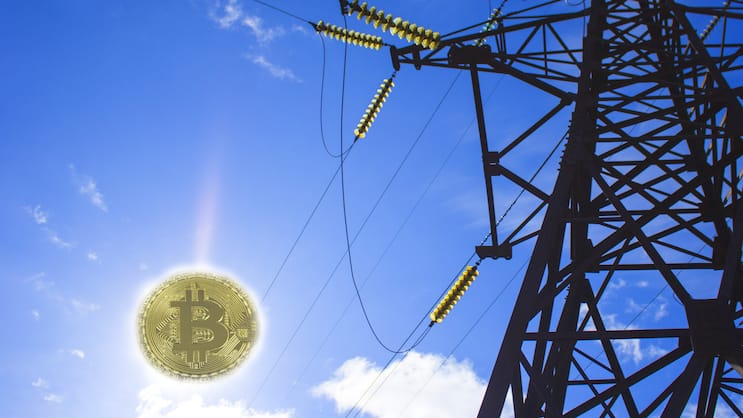 Bitcoin-Mining erfordert enorm viel Strom, der oft aus konventionellen Quellen stammt.