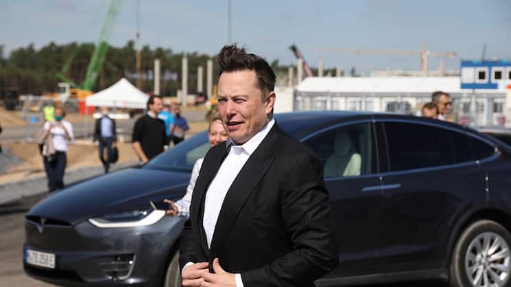 Elon Musk, CEO von Tesla. Das US-amerikanische Unternehmen produziert neben Elektroautos auch Batteriespeicher und Photovoltaikanlagen.