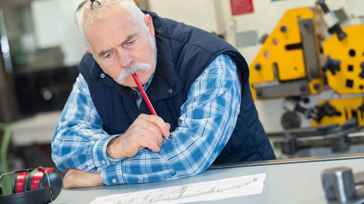 Les Suisses ne devraient pas travailler jusqu'à 66 ans pour toucher l'AVS.