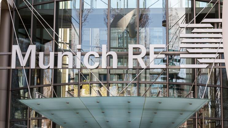 Munich Re übertrifft im ersten Halbjahr 2024 die Erwartungen der Analysten.