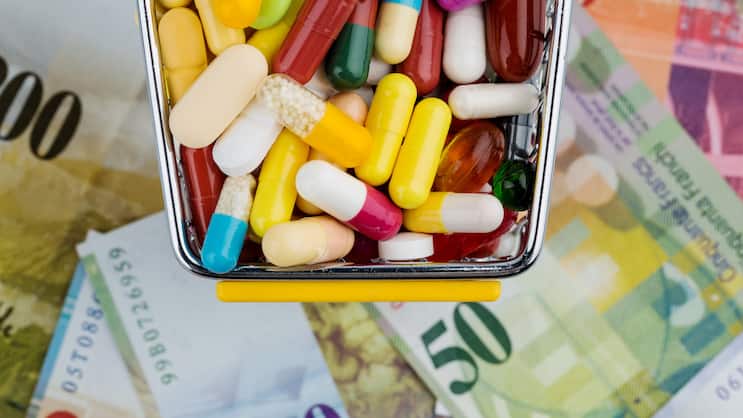 Gli sconti sui farmaci venduti in grandi quantità dovrebbero consentire di ridurre i costi sanitari di 350 milioni di franchi all'anno.