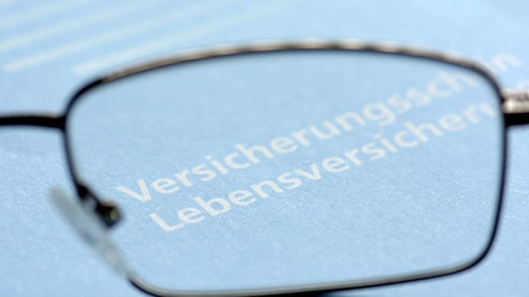 Lebensversicherungen sind ein riesiger Markt, doch die Gesamtprämien sind rückläufig.