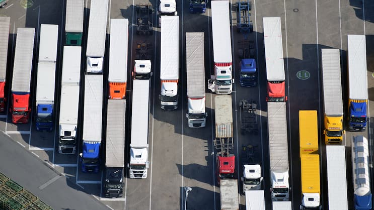 Handel, Transport und Dienstleistungen sind am häufigsten von Cyberkriminalität betroffen.