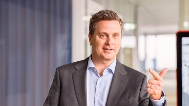 «Die Schweiz hat am meisten zu gewinnen und am meisten zu verlieren»: Roche-CEO Thomas Schinecker.