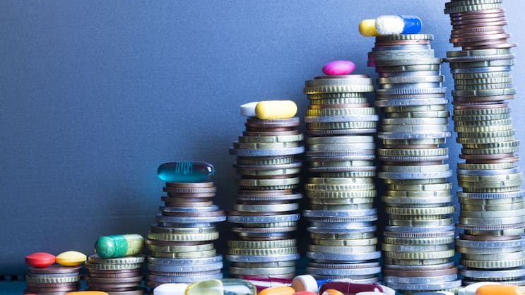 Les coûts des médicaments ne connaissent qu'une seule direction : la hausse.