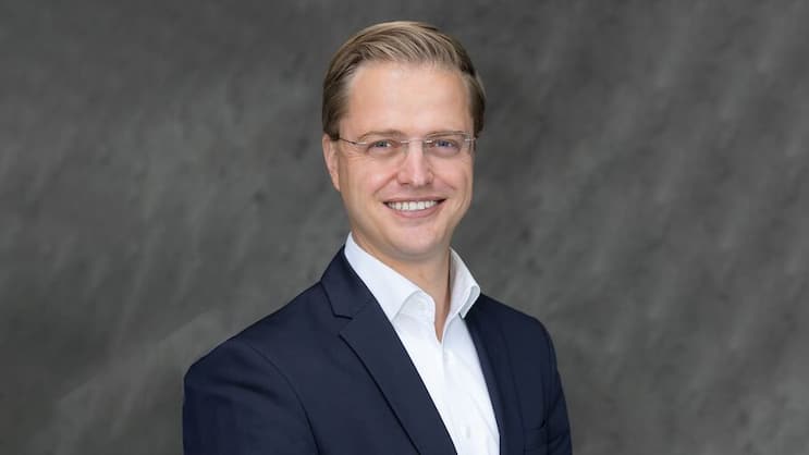 Niklas Elser, CEO Axa Gesundheitsvorsorge, setzt auf eine Wachstumsstrategie und die Entwicklung innovativer Produkte.