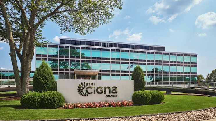 Cigna erzielt im 4. Quartal 2025 einen bereinigten Gewinn von 8,08 Dollar pro Aktie.