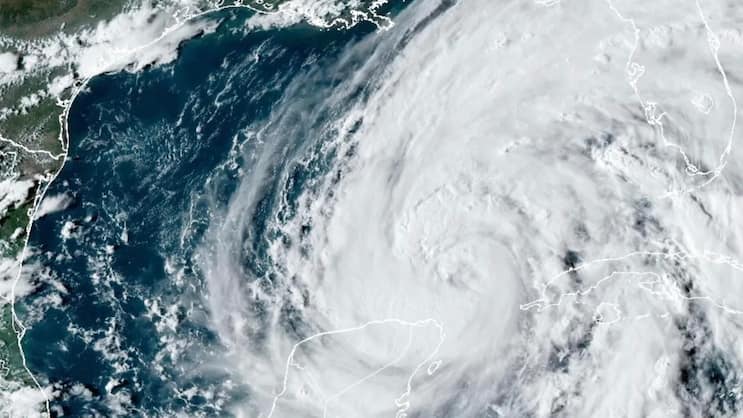 Dieses von der National Oceanic and Atmospheric Administration (NOAA) zur Verfügung gestellte Satelloitenfoto zeigt den Hurrikan Helene im Golf von Mexiko.