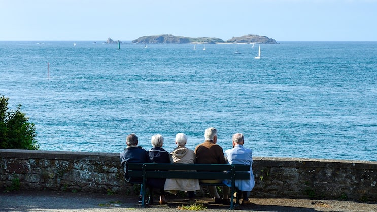 Viele Schweizerinnen und Schweizer würden gerne am Meer leben. Doch die Vorsorge will gut durchdacht sein.