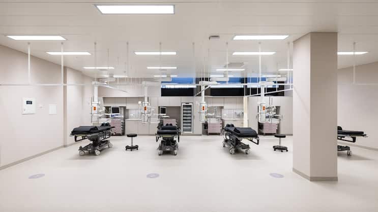 Selon prio.swiss, les décisions tarifaires prises par plusieurs cantons compromettent la neutralité des coûts lors de l'introduction du nouveau tarif médical ambulatoire: centre ambulatoire de l'hôpital municipal de Zurich, situé dans l'Europaallee.