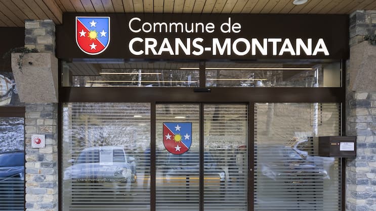 Il comune di Crans-Montana ha stipulato la sua assicurazione di responsabilità civile comunale e il bar «Le Constellation» la sua assicurazione di responsabilità civile aziendale con Axa Svizzera.