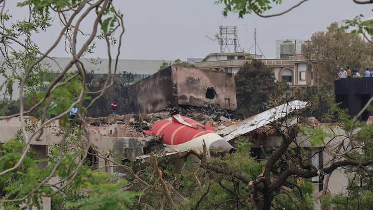 Beim Absturz der Air India-Maschine in Ahmedabad kamen 241 Menschen an Bord und Dutzende am Boden ums Leben.
