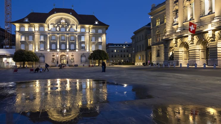 Siège de la Banque nationale suisse (à gauche) à Berne.