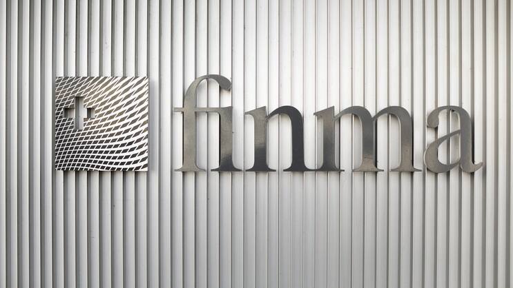 La Finma identifie deux nouveaux domaines problématiques pour le marché financier: les liquidités et le refinancement ainsi que l'externalisation des activités commerciales.