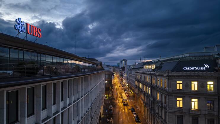 SCHWEIZ BANK UBS CREDIT SUISSE
