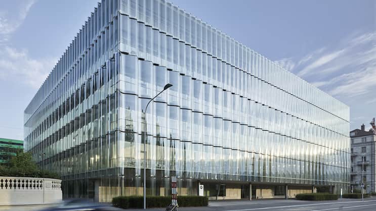 SCHWEIZ VERSICHERUNG SWISS RE