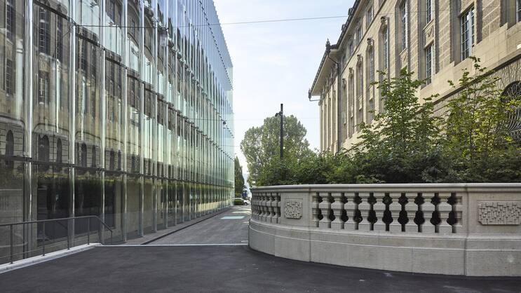 SCHWEIZ VERSICHERUNG SWISS RE