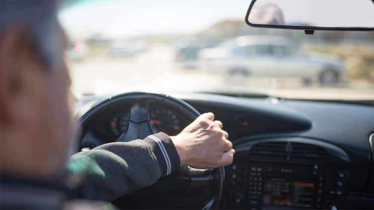 Die Prämien der Autoversicherung unterscheiden sich nach Alter, Nationalität und Wohnort stark.