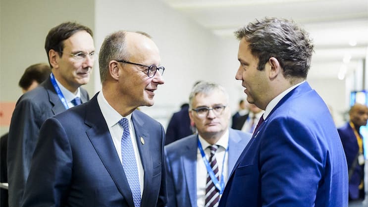 Erfolg für den deutschen Kanzler Friedrich Merz und seinen Vize Lars Klingbeil (r.).