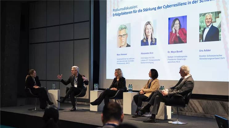 Der erste Cyber Insurance Summit des Schweizerischen Versicherungsverbandes (SVV) im Kunsthaus Zürich zog über 150 Teilnehmer aus der Technologiebranche, Versicherungswirtschaft und Behörden an.