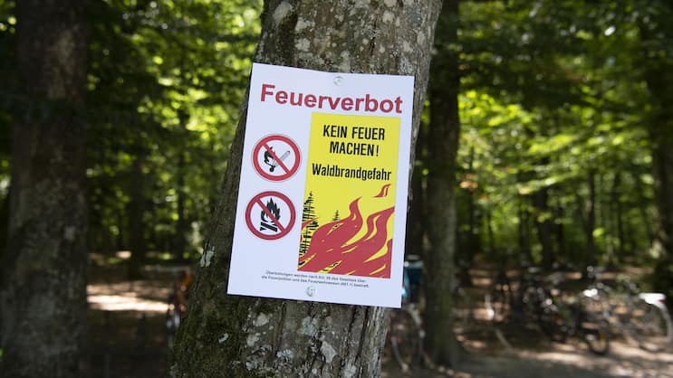 Infolge der grossen Trockenheit gelten in der ganzen Schweiz Feuerverbote, jedoch mit unterschiedlichen Ausgestaltungen je nach Kanton und Gemeinde.