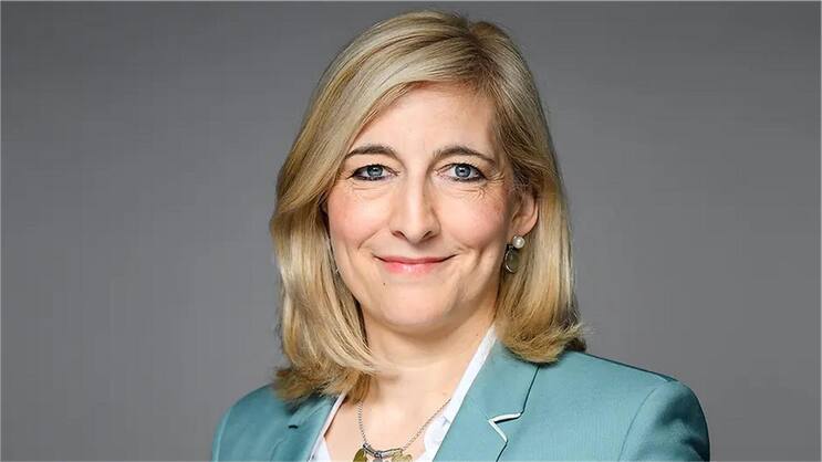 Gesundheitsministerin Nina Warken bringt ihr Sparpaket durch - und erntet heftige Kritik.