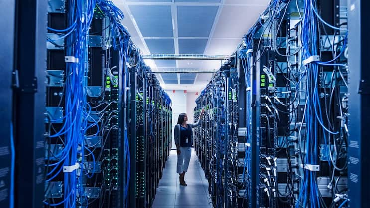 Überall auf der Welt entstehen derzeit riesige Rechenzentren – eine lohnende Investition.