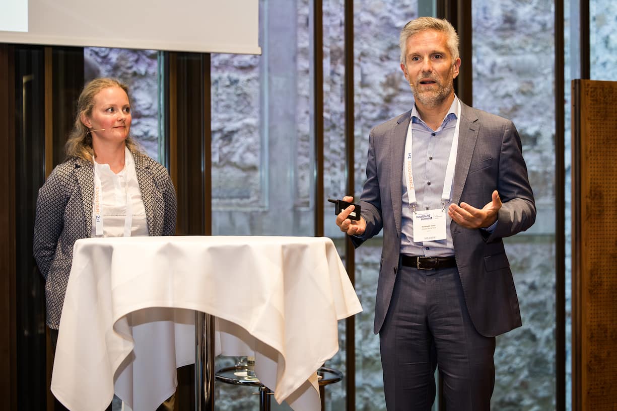 Jessica Thürmer,  Market Access Partner bei Roche Pharma und Rodolphe Eurin, CEO Hôpital de La Tour.