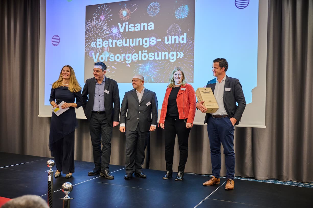 Visana-Team auf Bühne