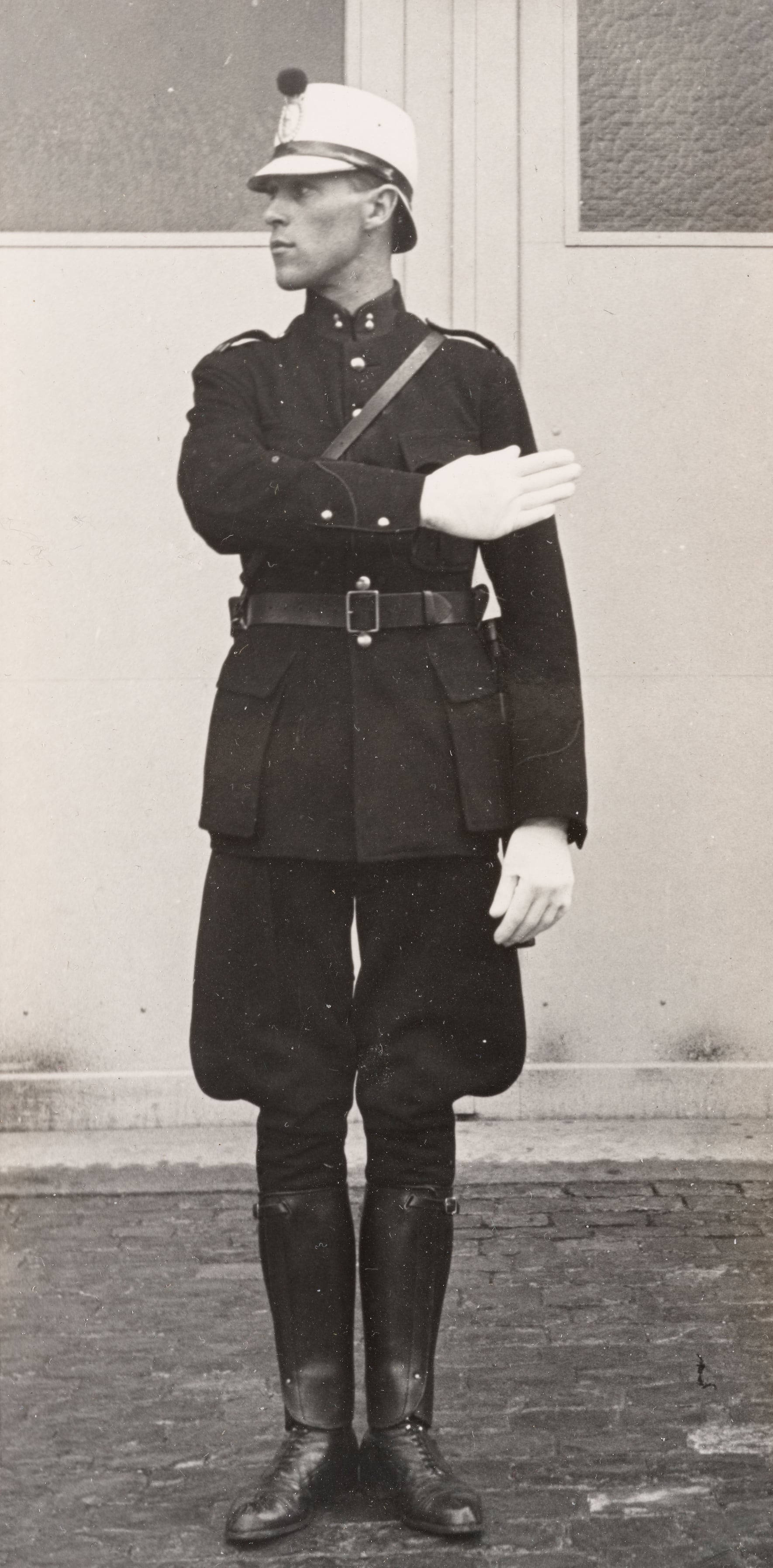 Berner Verkehrspolizist um 1930.