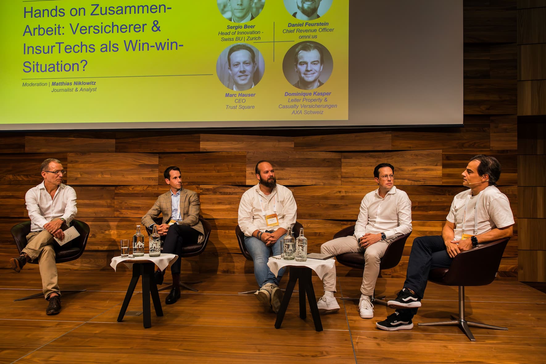 Matthias Niklowitz im Gespräch mit Sergio Beer, Daniel Feurstein, Marc Hauser und Dominique Kasper.