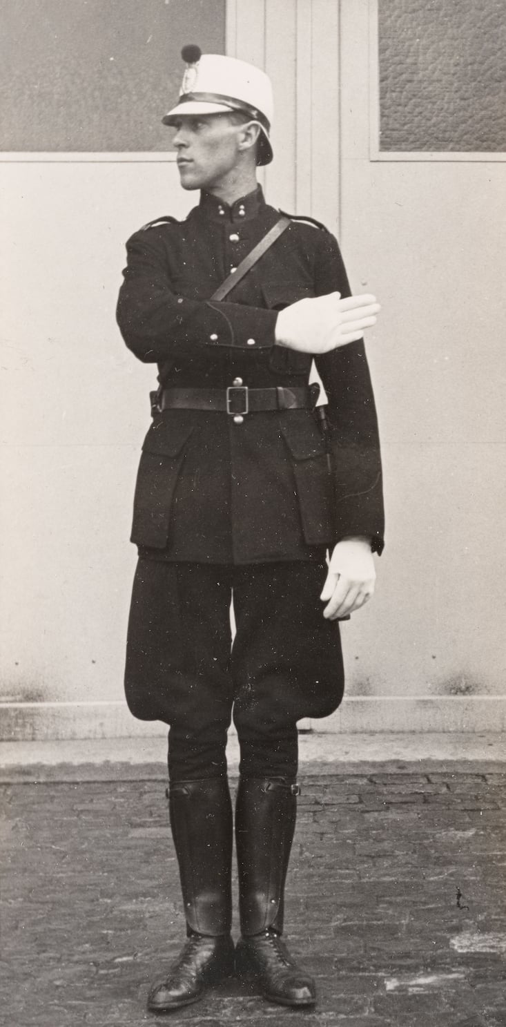 Berner Verkehrspolizist um 1930.