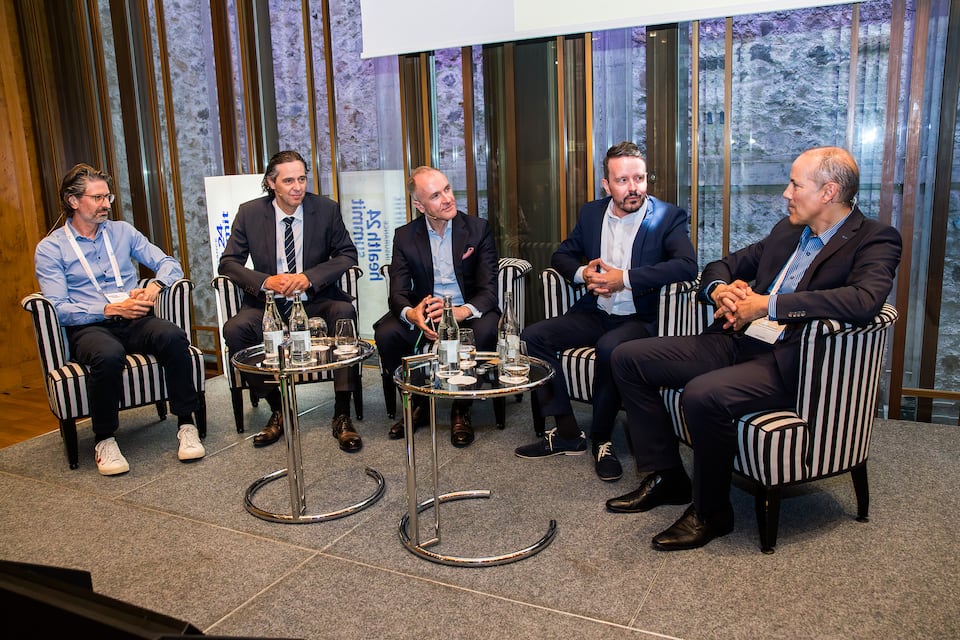 Diskutierten über Digitalisierung: Michael Andor, Vizepräsident der Ärztegesellschaft des Kantons Zürich, Marco D'Angelo, Vizepräsident beim Bundesamt für Statistik, Moderator Marcel Thom, Health Insurance Lead bei Deloitte, Roger Scherrer, Geschäftsführer Tarifsuisse und Andreas Schönenberger, CEO Sanitas (v.l.n.r.).